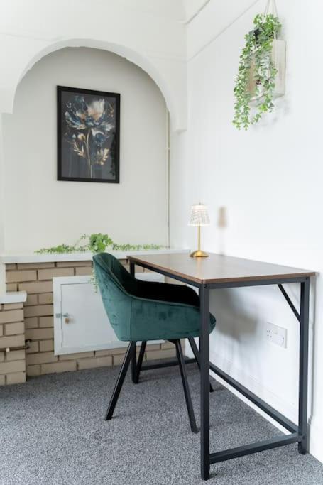 Open Mind Property - Southsea With Free Parking Portsmouth Exteriör bild